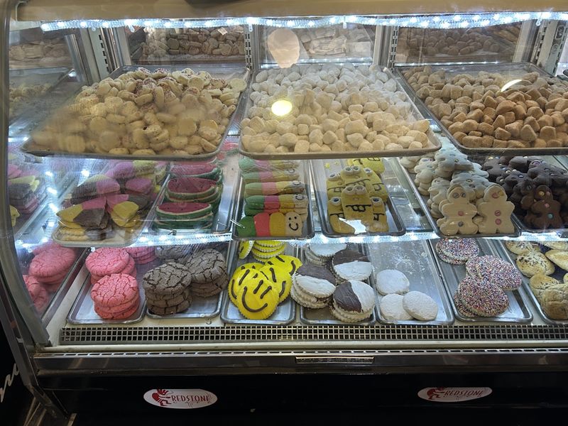 Horizon Star Bakery food